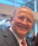 Dr. Luis Alam Lora, Pediatra en Torre Profesional Corazones Unidos, Distrito Nacional, miembro de la Sociedad Dominicana de Neumología y Cirugía del Tórax