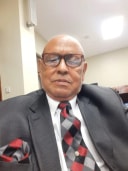 Dr. Ernesto Enrique Leroux Alvarez, Neumólogo en Clínica Dr. Rodriguez Santos, Santo Domingo, miembro de la Sociedad Dominicana de Neumología y Cirugía del Tórax