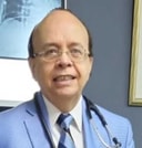 Dr. Ramon Gomez Navarro, Neumólogo en Torre Novo centro (Novodiagnosis), Santo Domingo, miembro de la Sociedad Dominicana de Neumología y Cirugía del Tórax