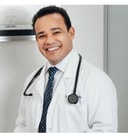 Dr. Ramón Antonio Toribio Abreu, Neumólogo en Hospital Dr. Antonio Musa, San Pedro de Macorís, miembro de la Sociedad Dominicana de Neumología y Cirugía del Tórax