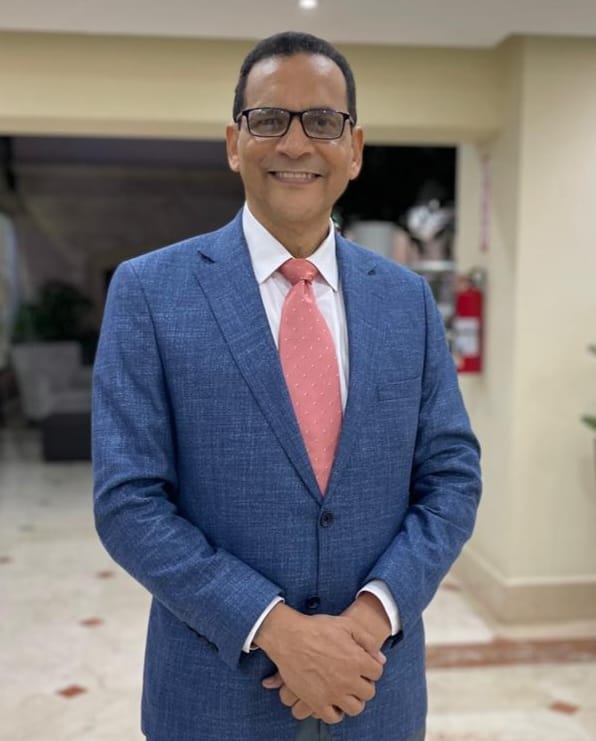 Retrato de Freddy Abad Fabian, Presidente de la Sociedad Dominicana de Neumología y Cirugía del Tórax, 2013 - 2015